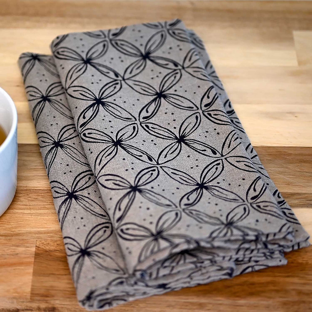 
            
                Load image into Gallery viewer, Northwest Makes Organic Linen Napkins | Made In Washington | Leaves &amp;amp; Circles | Table Linens
            
        