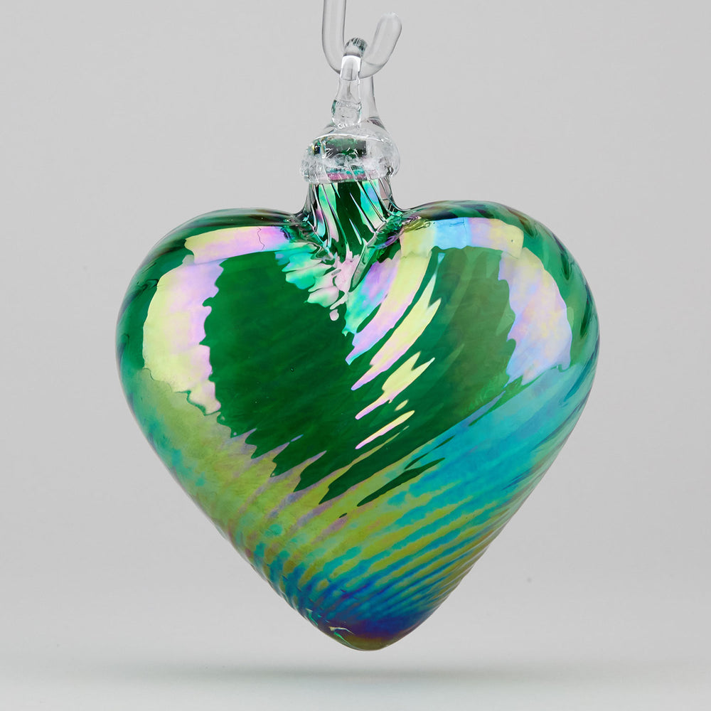 
            
                Load image into Gallery viewer, Glass Eye Studio Birthstone Heart | Made In Washington | May Birthdays Emerald
            
        